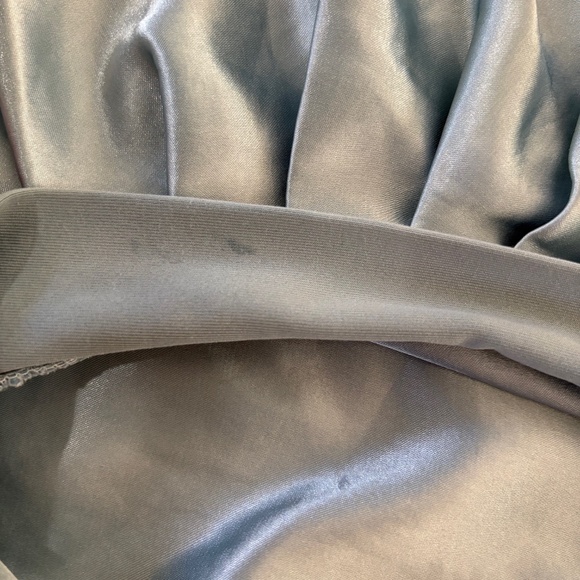 Blue Adjustable Oversized Satin Bonnet- Kitsch - Picture 3 of 10